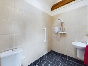 Wendy's Wing Shower Room- click for photo gallery